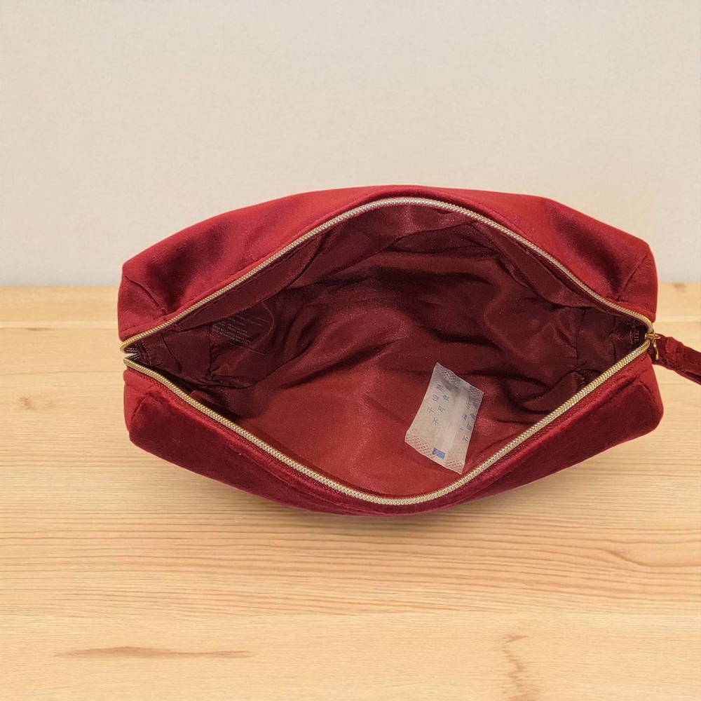 Dolce & Gabbana Luxurious Red Cosmetic Case - Picture 3 of 3